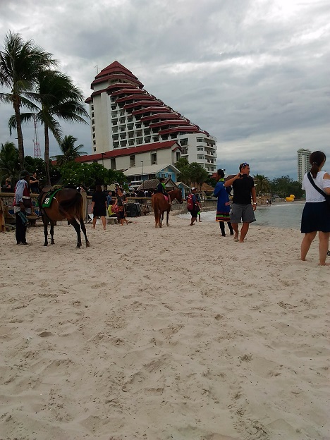 Hua Hin Beach. Rent a place near the most famous beach in Prachuap Khiri Khan Province.